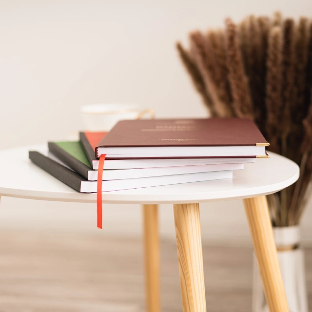 Hardcover und Softcover in verschiedenen Farben